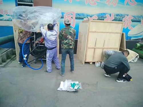 爲江蘇客戶培訓液壓聚脲噴塗機使用