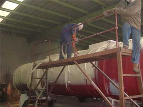 油罐鏽瞭怎樣做防腐 聚脲噴塗設備施工可以嗎(圖1) 聚脲噴塗設備油罐防鏽施工案例